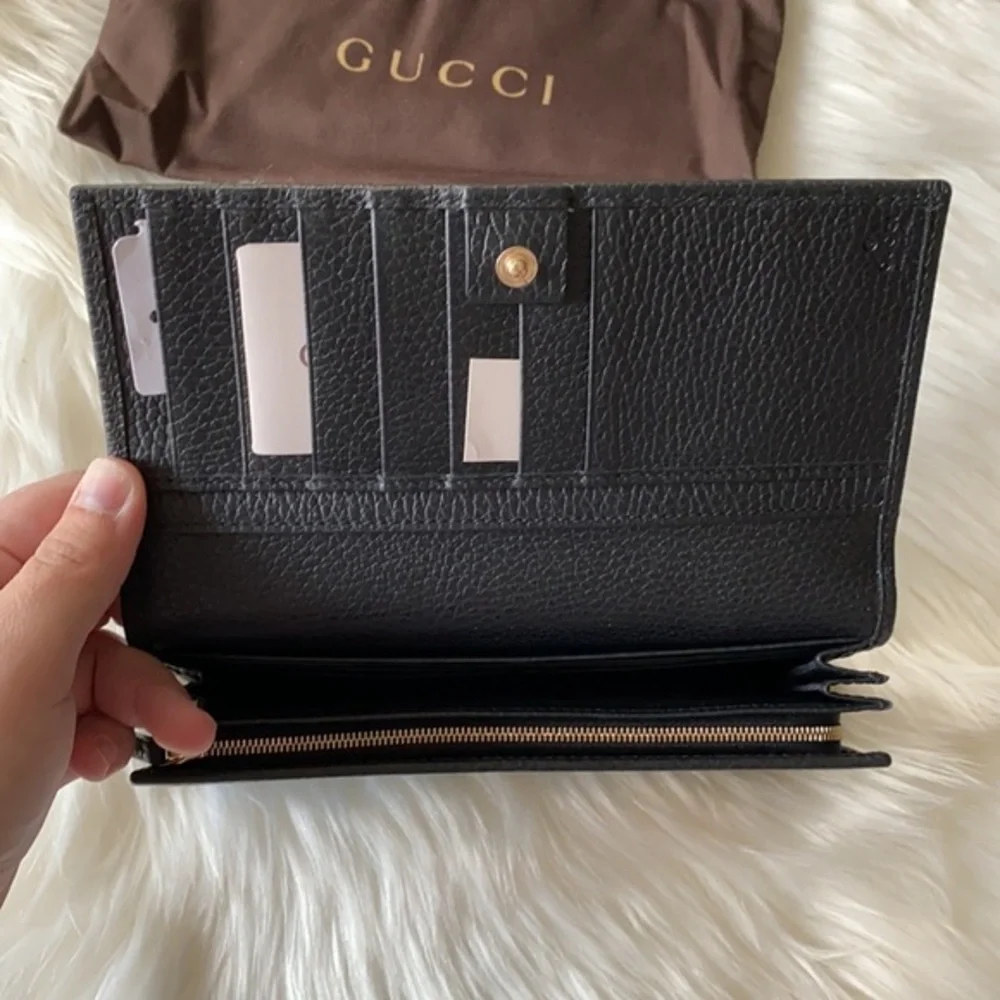 GUCCI NEW W. INCLUSIONS ⭐️🌑⭐️SWING PEBBLED LEATHER LONG TRI-FOLD OVER WALLET NWT
